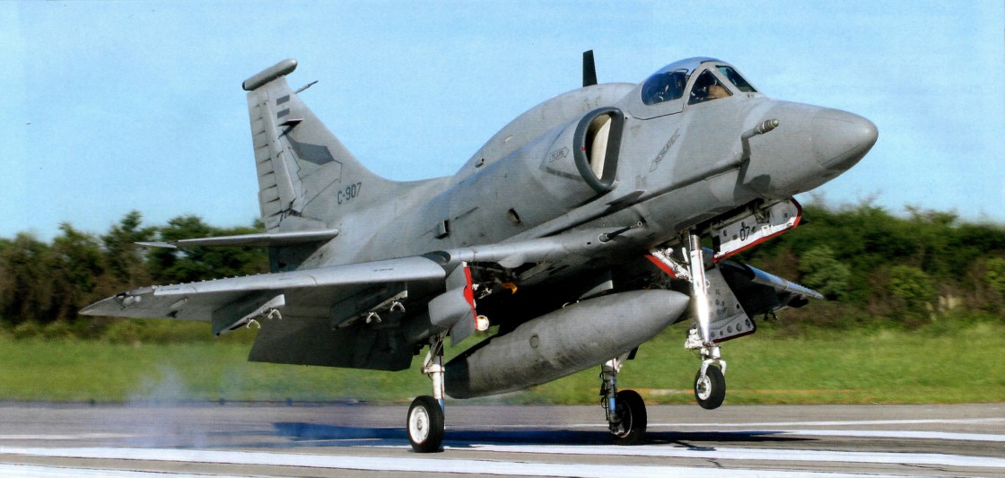A4SkyHok040.jpg