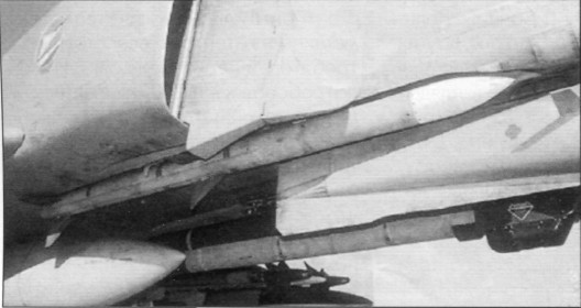 F4F024.jpg