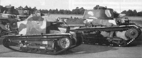 Танкетка Tancik vz.33 и легкий танк LT vz.34.